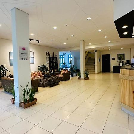 Microtel By Wyndham Puerto Princesa Ngoại thất bức ảnh