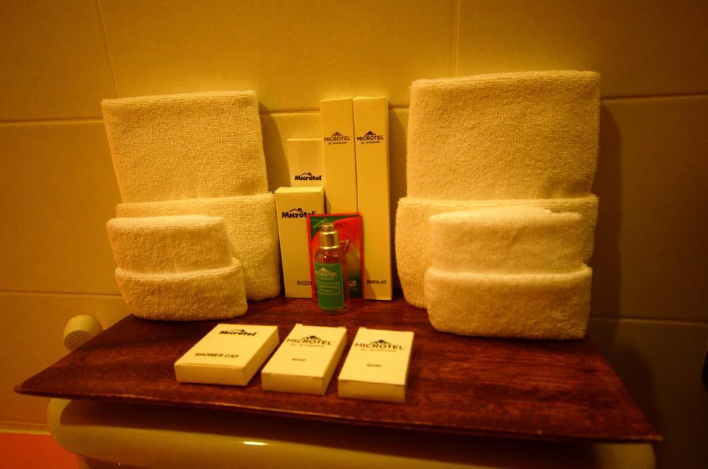 Microtel By Wyndham Puerto Princesa Ngoại thất bức ảnh