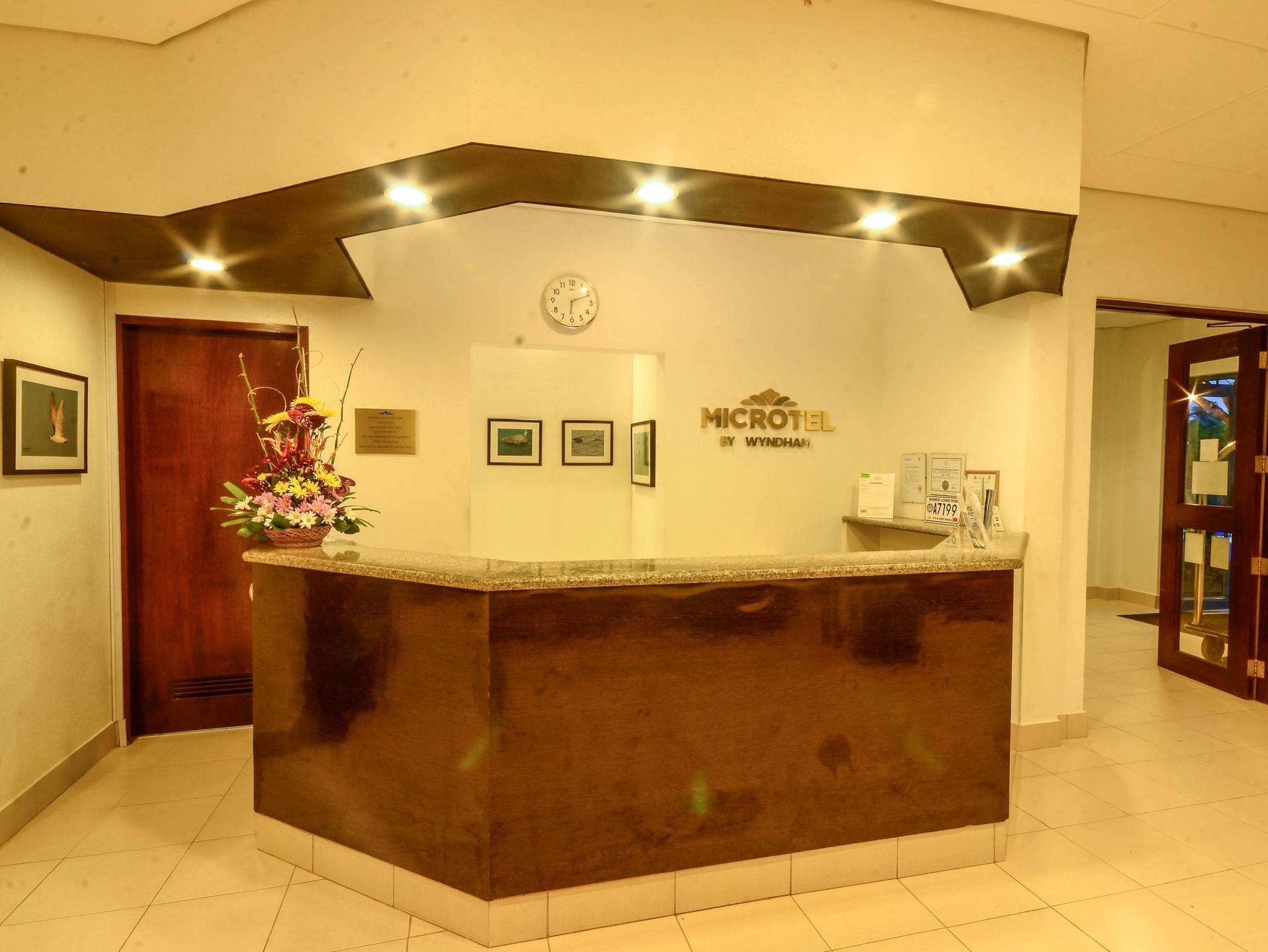 Microtel By Wyndham Puerto Princesa Ngoại thất bức ảnh