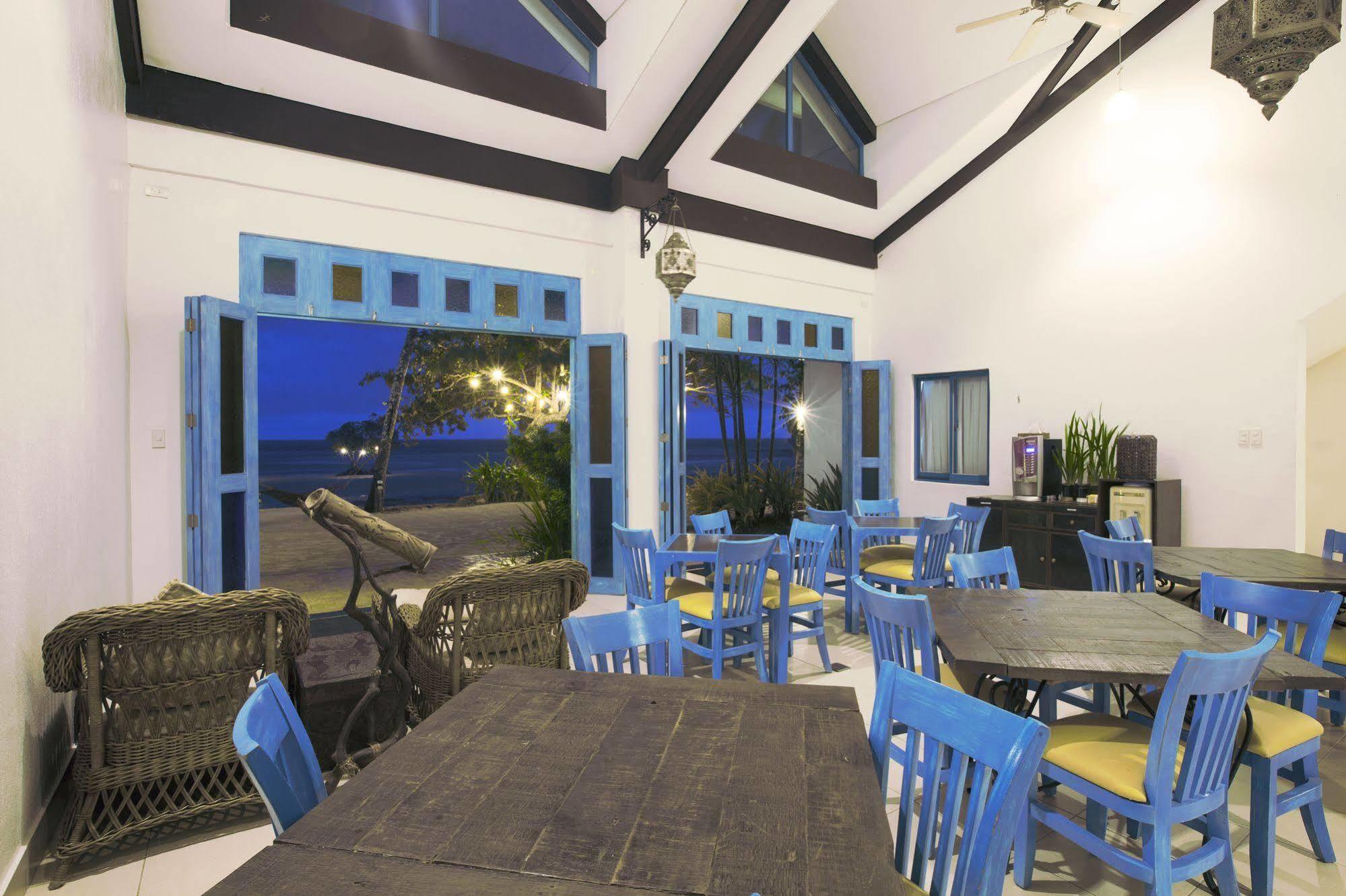 Microtel By Wyndham Puerto Princesa Ngoại thất bức ảnh